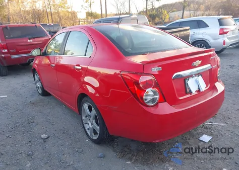 2015 Chevrolet Sonic Ltz Auto z USA, uszkodzony, nr VIN 1G1JE5SB2F4187768